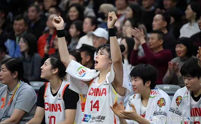 中国女篮力克巴西锁定世界杯席位 李月汝低迷引