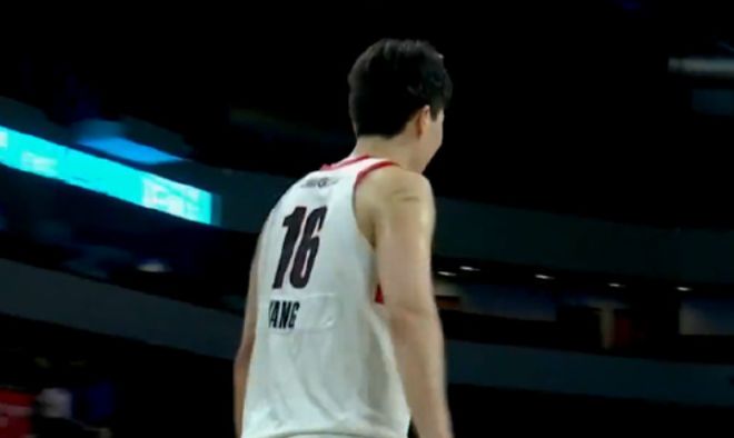 杨瀚森爆发率队取胜 混音队锁定季后赛席位