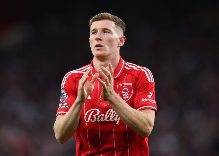 曼联确立英超即战力收购模式 今夏补强中场锁定