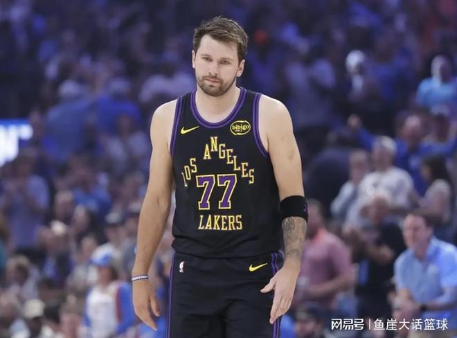 湖人惨败东契奇重伤报销 尼克斯狂胜公牛40分