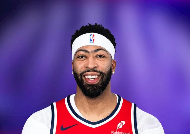 安东尼·戴维斯公开回应合同留队传闻：我爱钱更